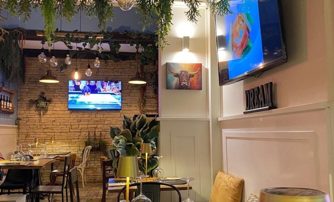 Bar & Lounge
